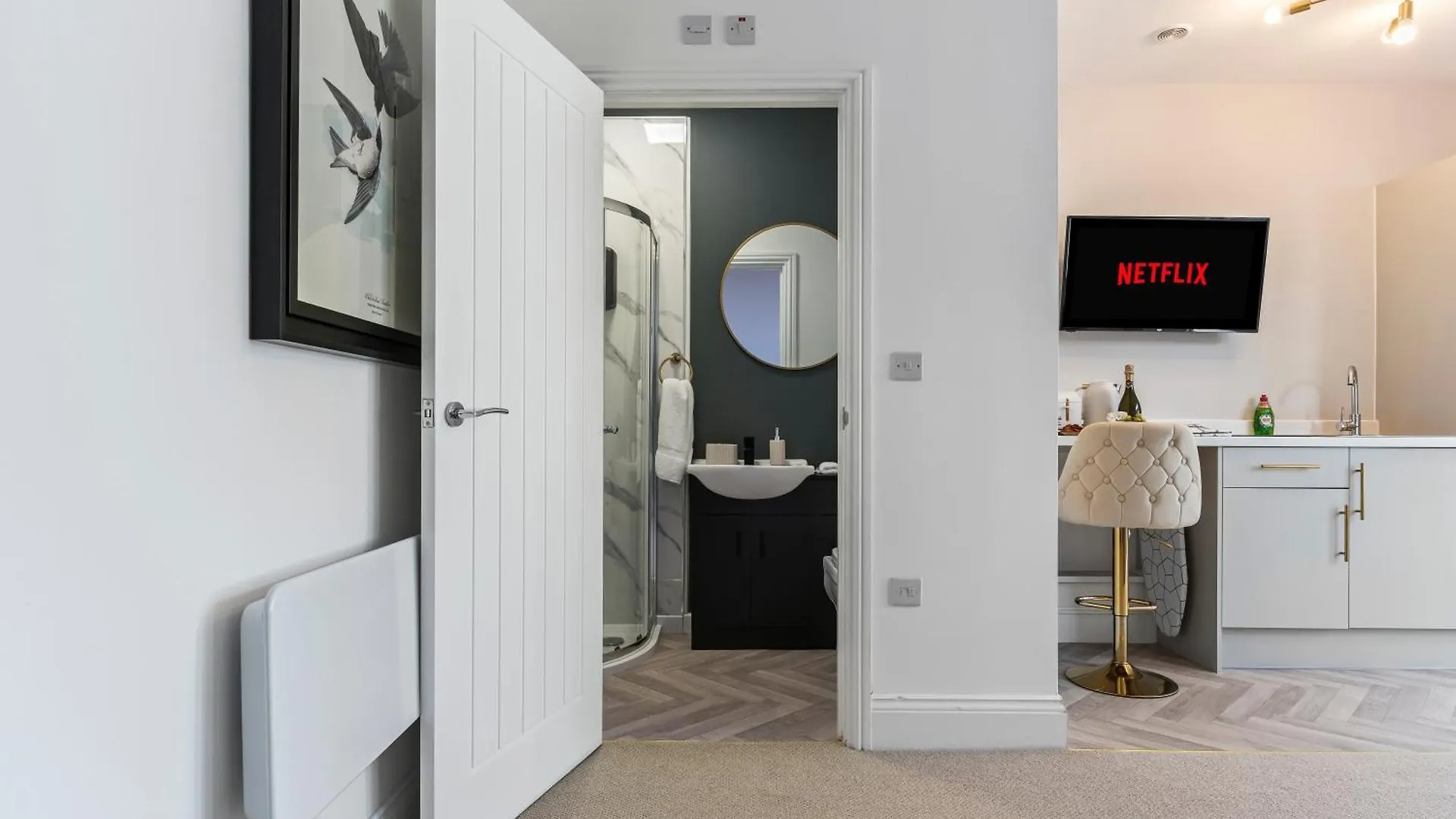 Bowles Aparthotel By Yoko Property 레드카